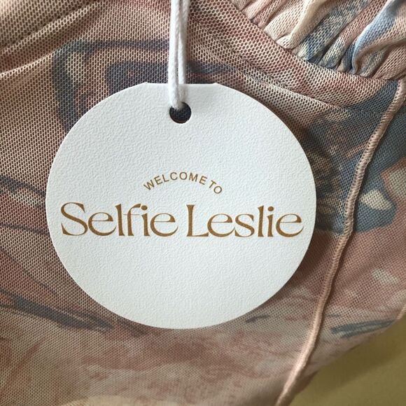 Selfie Leslie Top - Picture 4 of 5